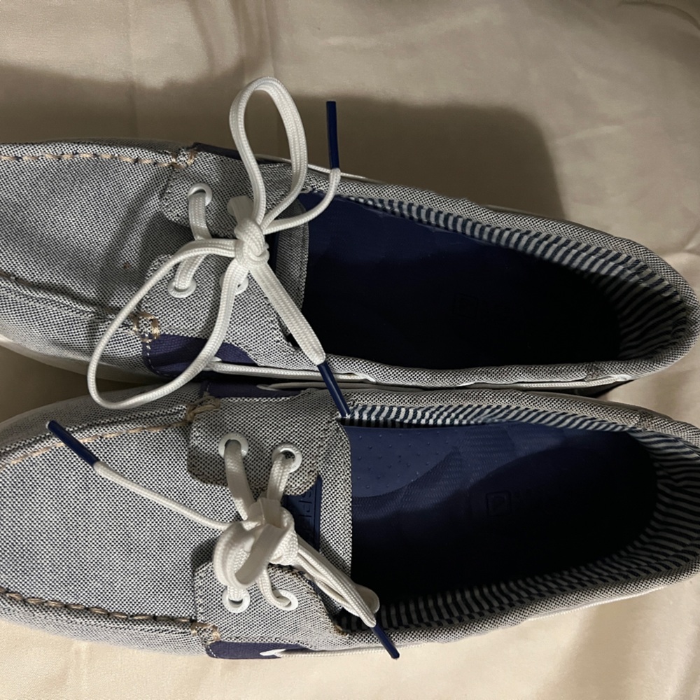 Women’s Sperry Top Siders! Size 9.5, gently worn, excellent shape!